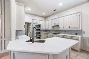 5913 Sandhills Cir, Plano, TX 75093 - Photo 11