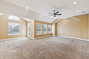 9434 Abbey Rd, Irving, TX 75063 - Photo 23