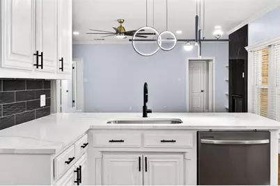 607 Parkhill Drive, Mansfield, TX 76063 - Photo 17