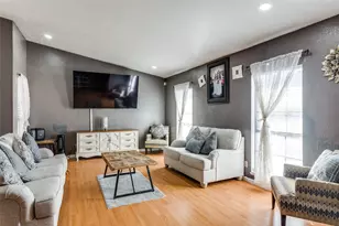 2110 Burrows Trail, Grand Prairie, TX 75052 - Photo 5