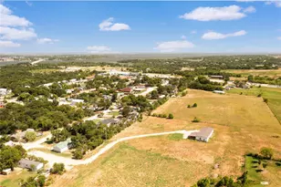 5989 Edgewood Pl, Little Elm, TX 75068 - Photo 9