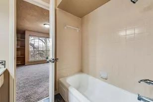 9801 Royal Ln, Dallas, TX 75231 - Photo 19