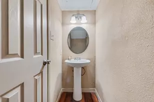 9801 Royal Ln, Dallas, TX 75231 - Photo 11