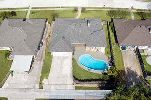 2817 Club Meadow Dr, Garland, TX 75043 - Photo 35