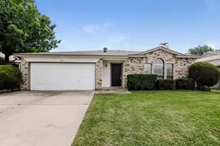 645 Lemon Dr, Arlington, TX 76018 - Photo 1