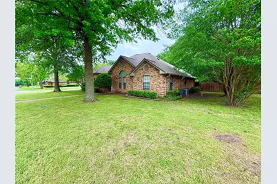 2103 Pecan Street, Bonham, TX 75418 - Photo 3