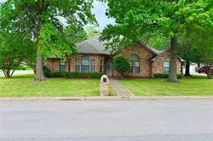 2103 Pecan St, Bonham, TX 75418 - Photo 1