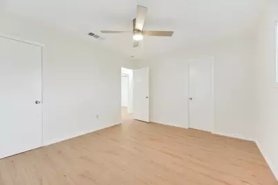 318 Boulder Court, Burleson, TX 76028 - Photo 17