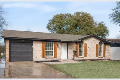 318 Boulder Court, Burleson, TX 76028 - Photo 3