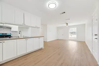 318 Boulder Court, Burleson, TX 76028 - Photo 7