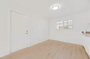 318 Boulder Ct, Burleson, TX 76028 - Photo 7