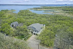 2966 Peninsula Dr, Grapevine, TX 76051 - Photo 1