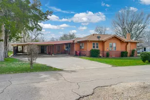 1101 S Locust St, Clarksville, TX 75426 - Photo 19