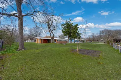 1101 S Locust Street, Clarksville, TX 75426 - Photo 17