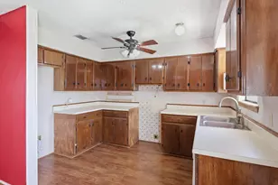 701 S College St, Celeste, TX 75423 - Photo 11