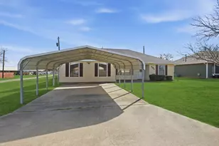 701 S College St, Celeste, TX 75423 - Photo 3