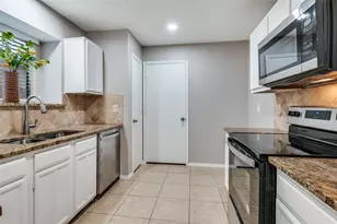 2673 Carrington Ln, Grand Prairie, TX 75052 - Photo 11