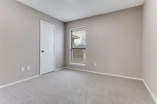 2673 Carrington Ln, Grand Prairie, TX 75052 - Photo 17