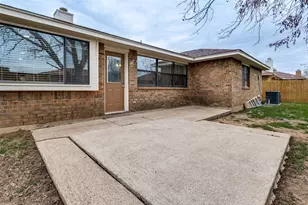 2673 Carrington Ln, Grand Prairie, TX 75052 - Photo 23