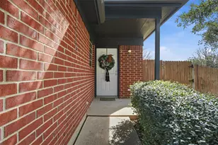 637 Cedar Ridge Ln, Burleson, TX 76028 - Photo 35