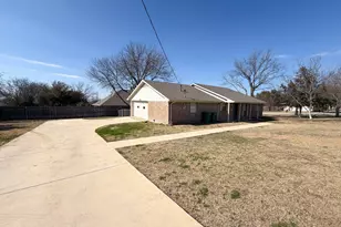 801 S Wood St, Ferris, TX 75125 - Photo 3