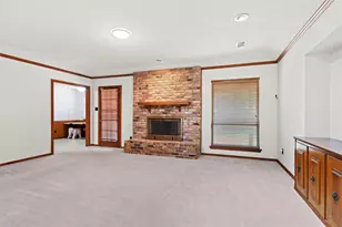 1600 Delta Dr, Arlington, TX 76012 - Photo 9