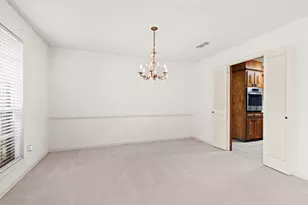 1600 Delta Dr, Arlington, TX 76012 - Photo 5