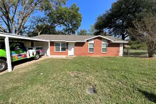 405 E Pine St, Malakoff, TX 75148 - Photo 1