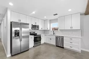 2314 Creekview Dr, Granbury, TX 76048 - Photo 7