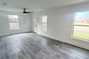 303 W Broad St, Mansfield, TX 76063 - Photo 5