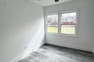 303 W Broad St, Mansfield, TX 76063 - Photo 9