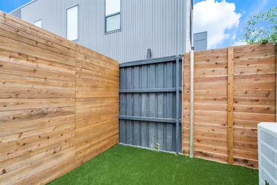 2702 Carroll Avenue #105, Dallas, TX 75204 - Photo 3