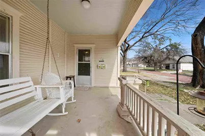 713 N Commerce Street, Gainesville, TX 76240 - Photo 3