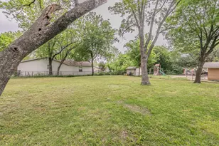 203 E 11th St, Kaufman, TX 75142 - Photo 27