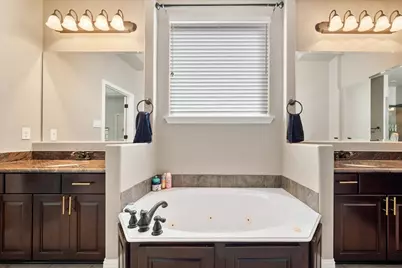 2711 Stonebriar Court, Arlington, TX 76001 - Photo 27