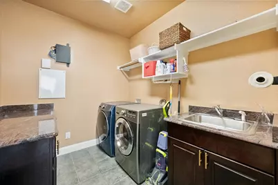 2711 Stonebriar Court, Arlington, TX 76001 - Photo 21