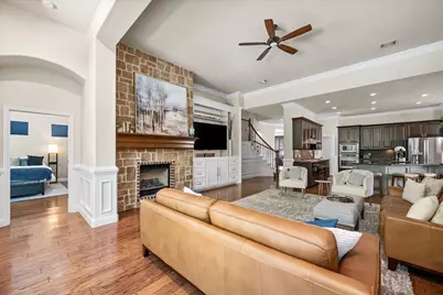 2711 Stonebriar Court, Arlington, TX 76001 - Photo 9