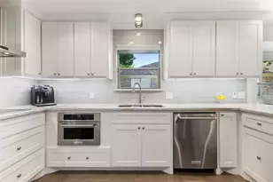 10 Valley Wood Ct, Trophy Club, TX 76262 - Photo 11