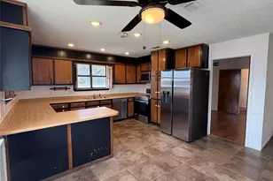 314 W 5th St, Springtown, TX 76082 - Photo 9