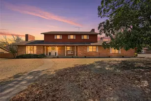 2210 White St, Clifton, TX 76634 - Photo 1