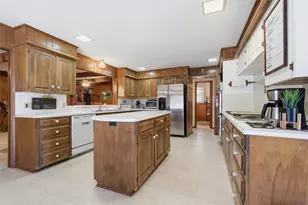 2210 White St, Clifton, TX 76634 - Photo 7