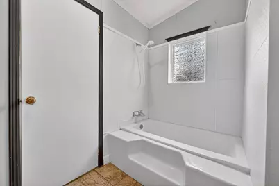 2301 W 13th Avenue, Corsicana, TX 75110 - Photo 19