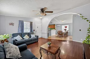 2301 W 13th Ave, Corsicana, TX 75110 - Photo 3