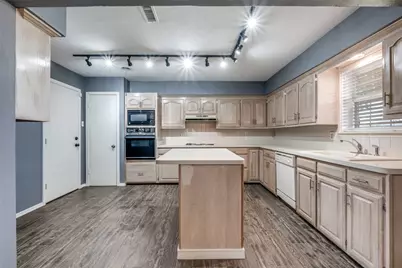 10430 Vistadale Drive, Dallas, TX 75238 - Photo 7