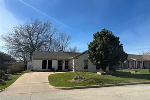 7405 Shadow Bend Dr, Fort Worth, TX 76137 - Photo 5