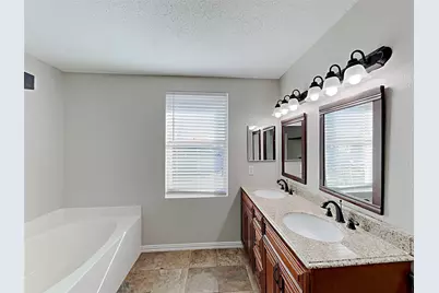 2140 W Grove Lane, Grand Prairie, TX 75052 - Photo 13