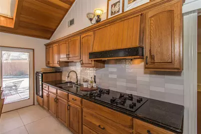 5805 Havenwood Court, Fort Worth, TX 76112 - Photo 9