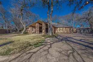 5805 Havenwood Ct, Fort Worth, TX 76112 - Photo 1