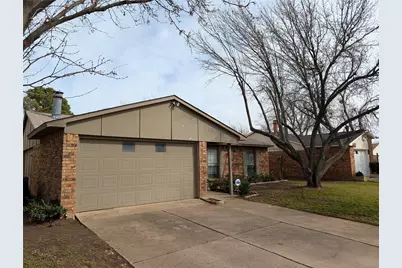 6925 Sandstone Court, Fort Worth, TX 76120 - Photo 3