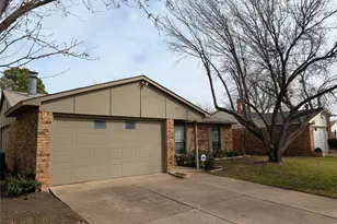 6925 Sandstone Ct, Fort Worth, TX 76120 - Photo 3